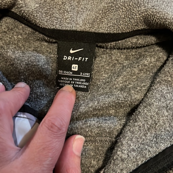 Toddler boys Nike hoodie and jacket - Picture 4 of 5